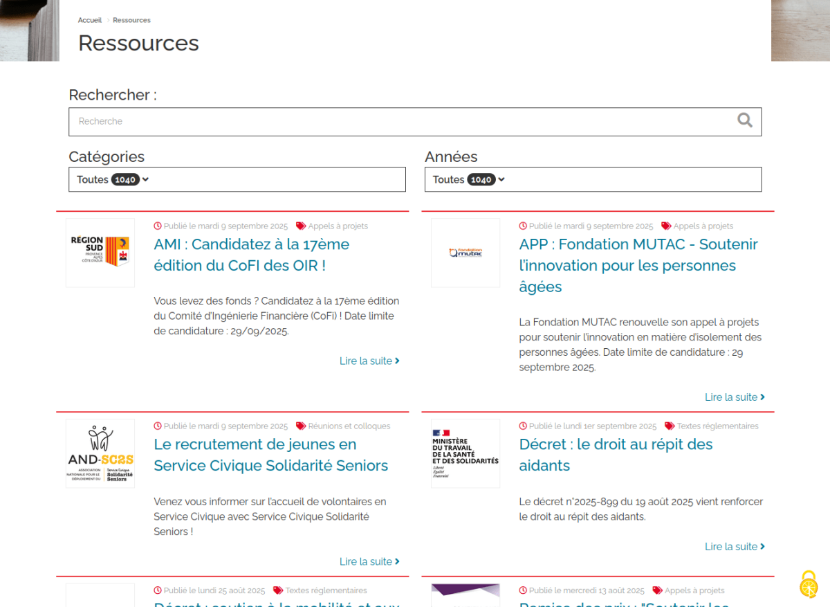 Page "ressources", débutant par un champ recherche, suivi de deux menus déroulants pour filter par catégories ou années. Les éléments sont ensuite listés deux par ligne, avec logo, date de publication, catégories, titre et descriptif