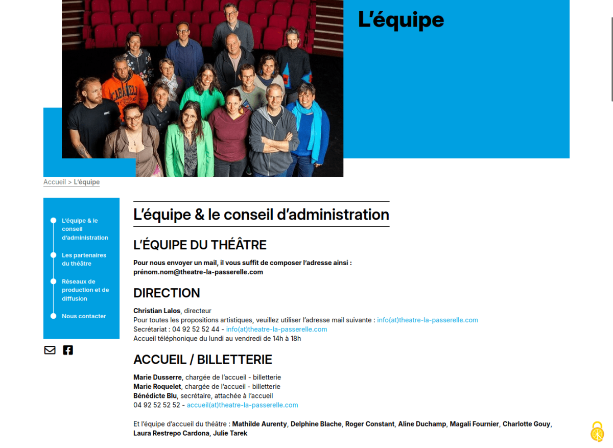 Photo de l'équipe avec cartouche bleu. Menu latéral gauche permettant un accès rapide aux contenus et à droite les textes