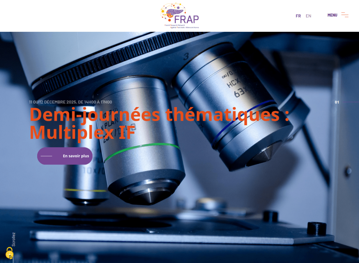 Page d'accueil du site avec logo et menu hamburger, visuel pleine largeur d'une microscope présentant une actualités avec le titre en orange