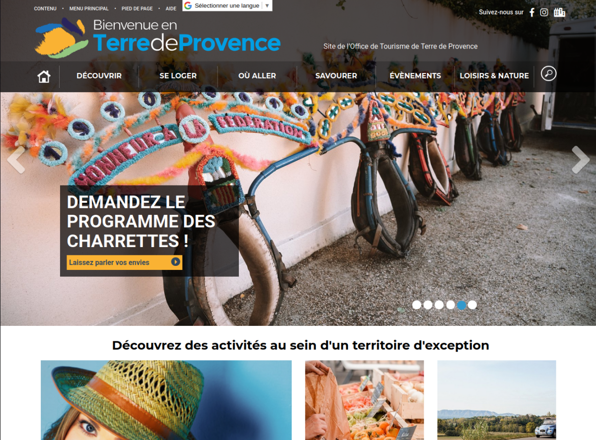 Page d'accueil du site avec slider contenant une photo occupant presque tout l'espace avec le titre en superposition, puis 3 autres visuels plus petit en dessous