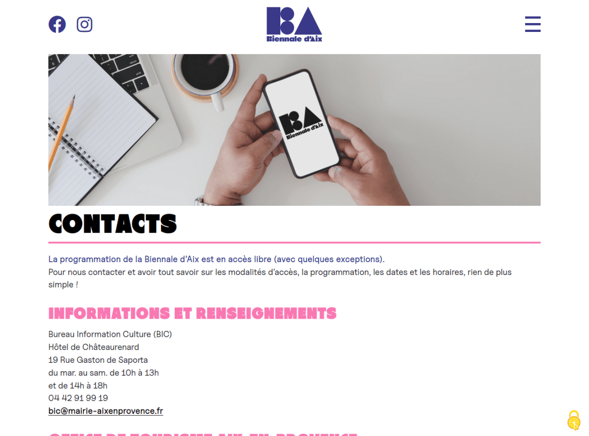 Page contact avec visuel en bandeau suivi d'un texte et des informations et renseignements pour les visiteurs